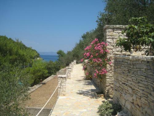 Stone House Mia