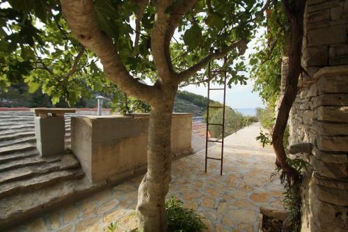 Stone House Mia