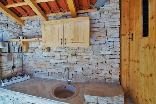 Stone House Mia