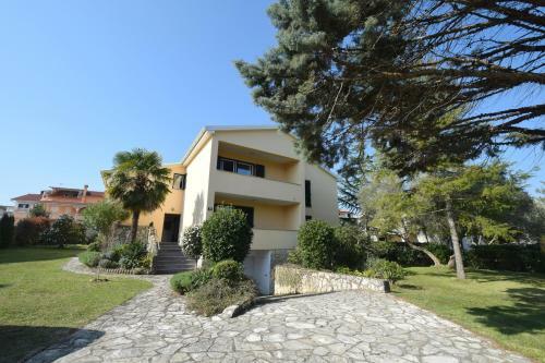 Hostal Apartments Vukas