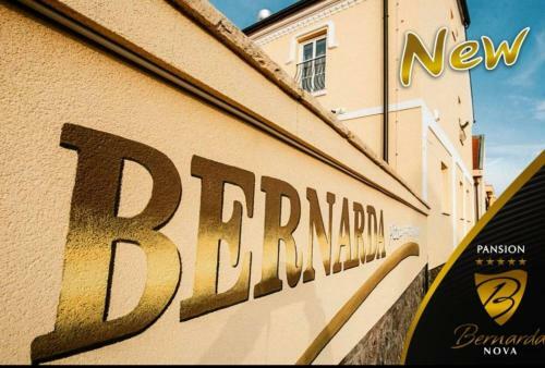 Hostal Pansion Bernarda Nova