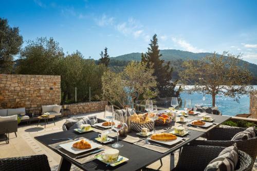 Beachfront Villa Grain Of Salt With Pool