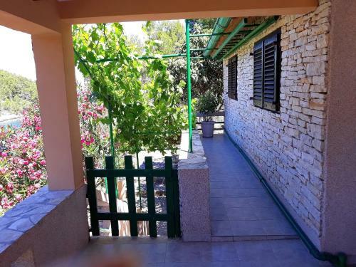 Stone House Oreb