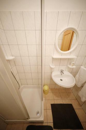 Hostal Kne? Mali I?