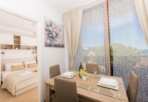Apartments Ivica - 10m From Sea
