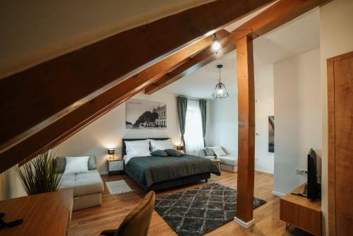 Hotel Chop Old House Rooms