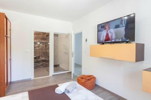 Holiday Home With Pool Arija