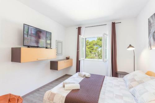Holiday Home With Pool Arija