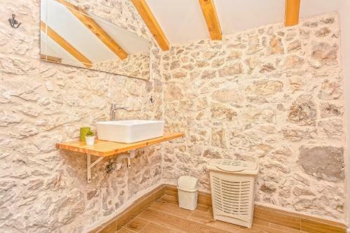 Heritage House With Heated Pool Vrime