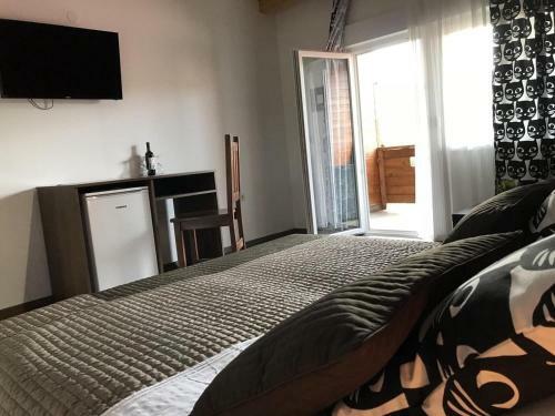 Hostal Rooms Mar - With Pool