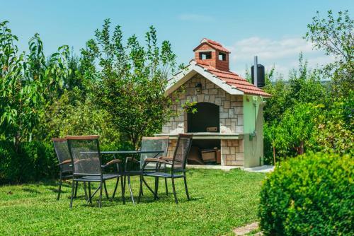 House Estera