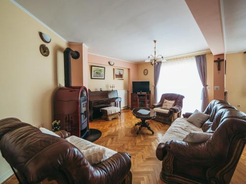 Charming Holiday Home In Grubine With Pool