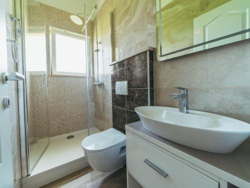 Charming Holiday Home In Grubine With Pool