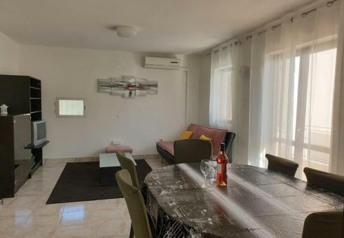 Apartment Ivan - 35 M From Sea