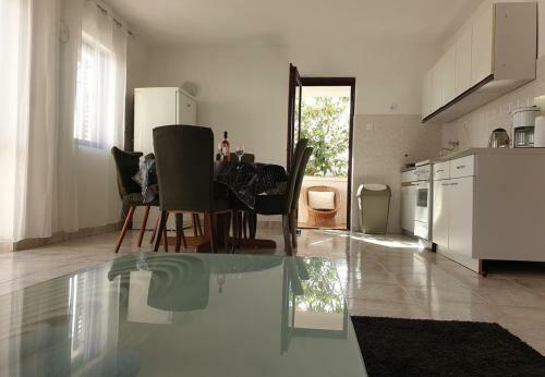 Apartment Ivan - 35 M From Sea