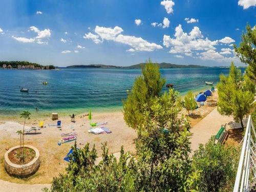 Apartments Gaj Brodarica