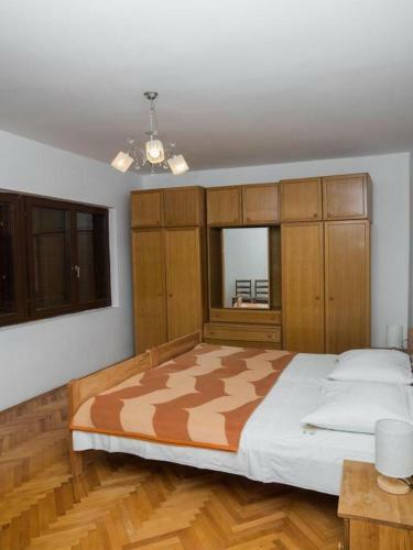 Apartments Gaj Brodarica