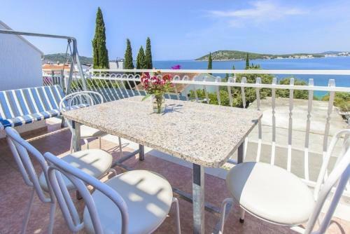 Apartments Milans-25m From Beach