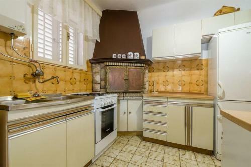 Apartment Petar - By The Sea