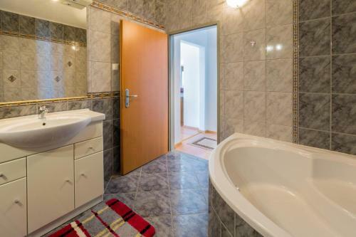 Apartamentos Aida