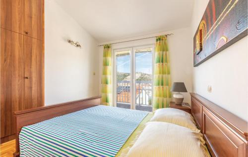 Six-bedroom Holiday Home In Seget Vranjica