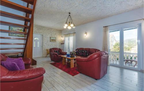 Six-bedroom Holiday Home In Seget Vranjica