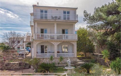Six-bedroom Holiday Home In Seget Vranjica
