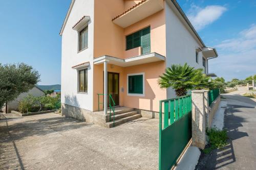 Apartment Ante