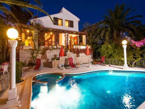 Stone Holiday Home With Pool