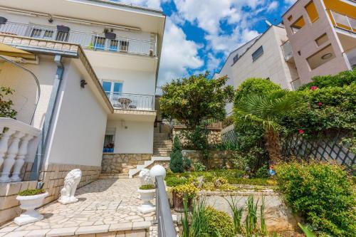 Apartments Lory