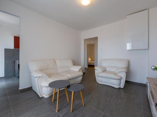 Apartments Azzaro