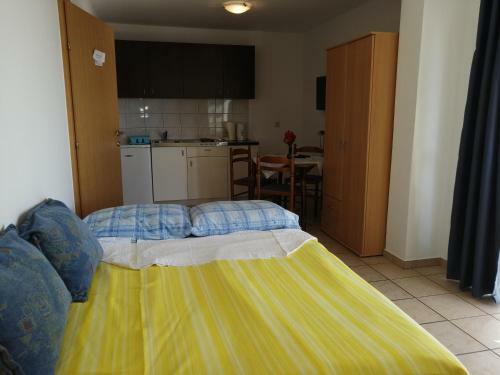 Family Apartments With See View