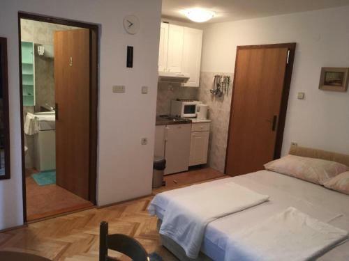 Family Apartments With See View