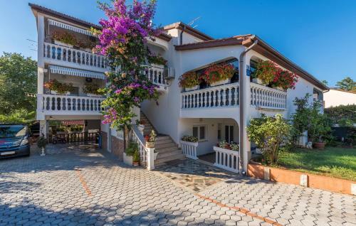 Hostal Apartment Complex Lucija