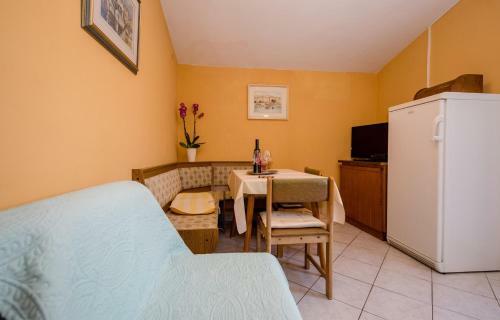 Hostal Apartments Mate
