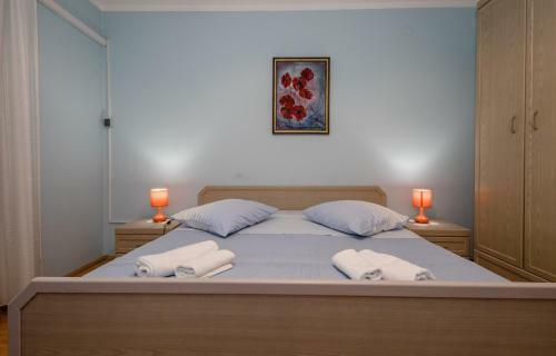 Hostal Apartments Mate