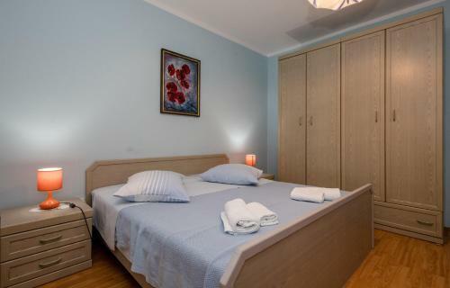 Hostal Apartments Mate