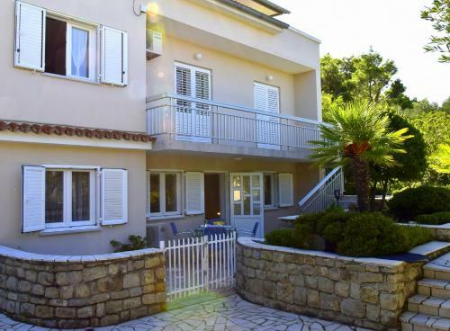 Miramar Gardenn Apartmment