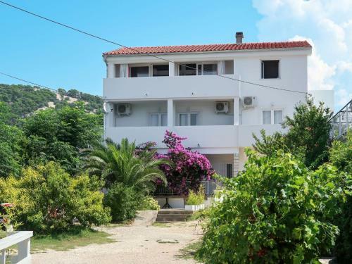Apartment Rab161