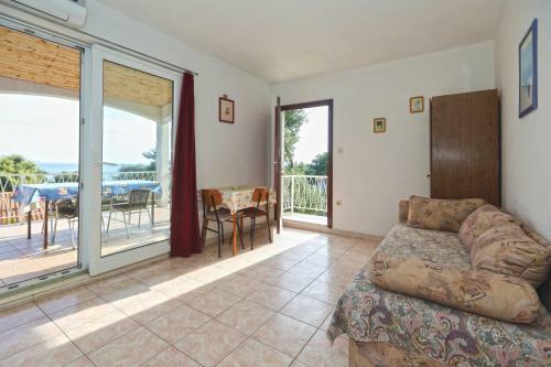 Apartments Ivan - 60m From The Sea