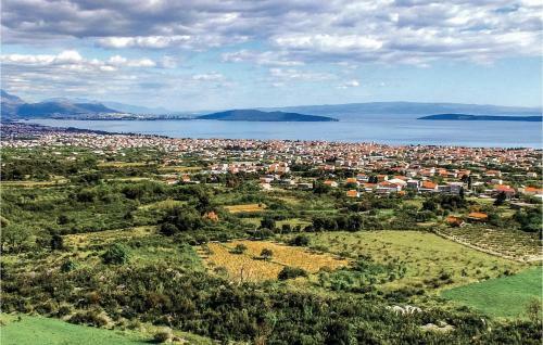 Six-bedroom Holiday Home In Kastel Stafilic