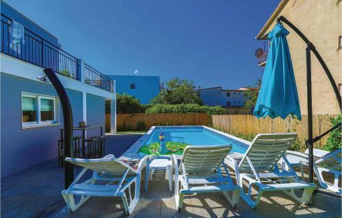 Six-bedroom Holiday Home In Kastel Stafilic