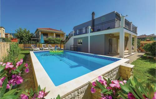 Six-bedroom Holiday Home In Kastel Stafilic