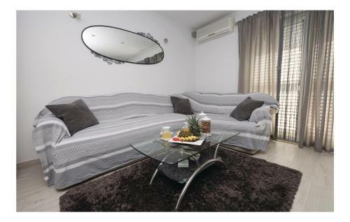 Six-bedroom Holiday Home In Kastel Stafilic