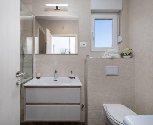 Villa Petra Divine With Heated Pool