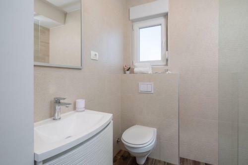 Villa Petra Divine With Heated Pool