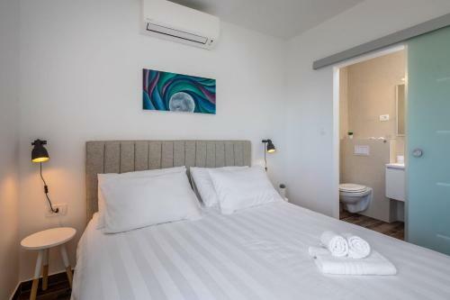 Villa Petra Divine With Heated Pool