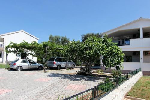 Lovely 2-bedroom Apartment In Poljica