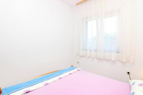 Lovely 2-bedroom Apartment In Poljica