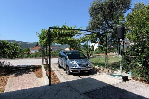 Lovely 2-bedroom Apartment In Poljica